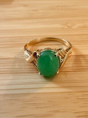 14K Yellow Gold ring with Jadeite stone